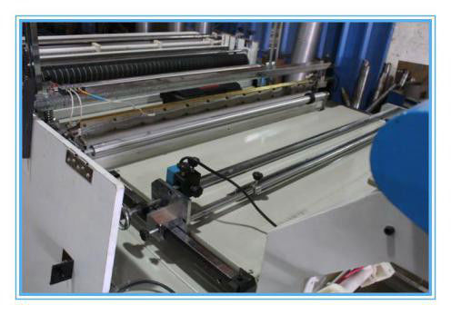 T - shirt / Plastic Express Bag Making Machine 220V High Efficiency Fully Automatic